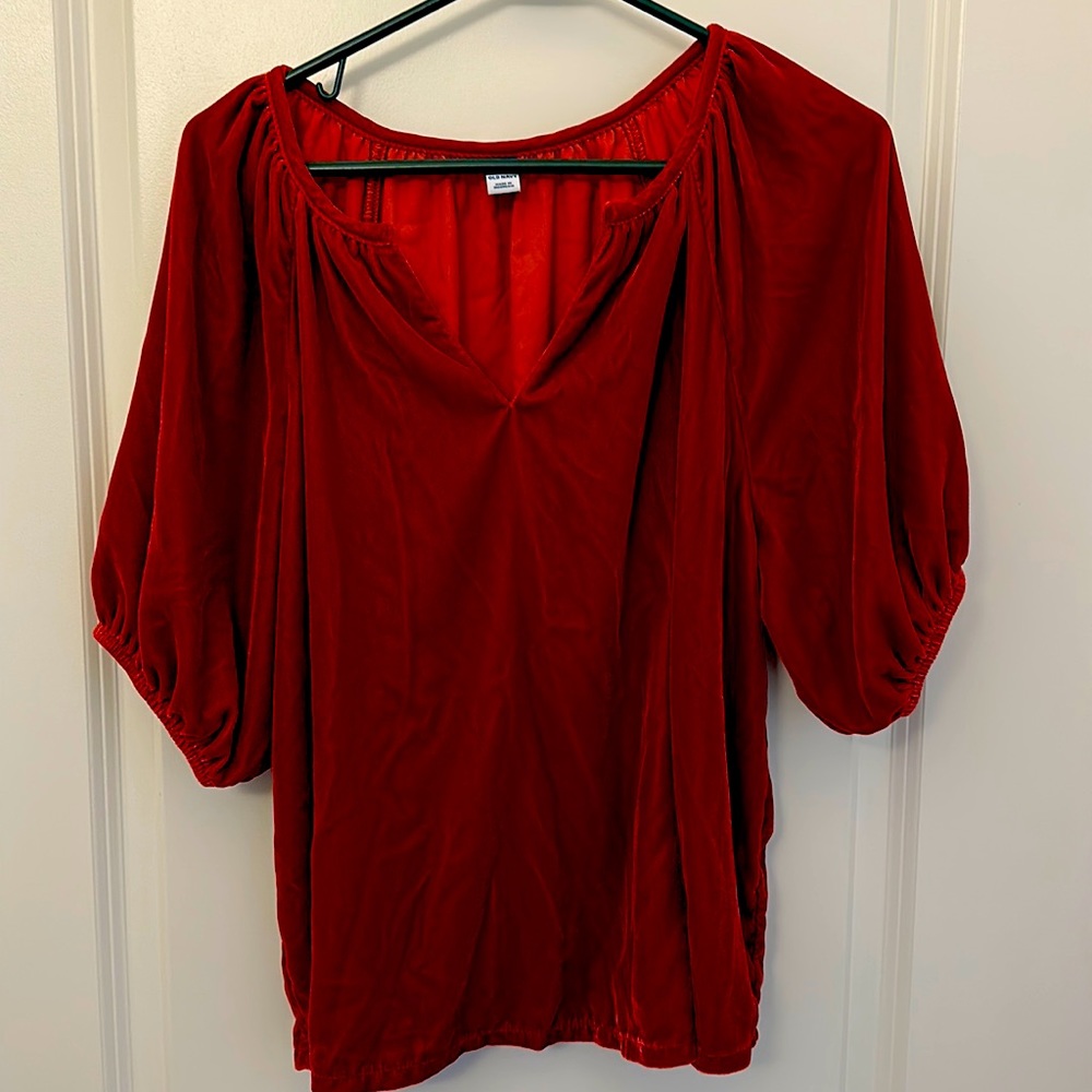 M Old Navy red velour top